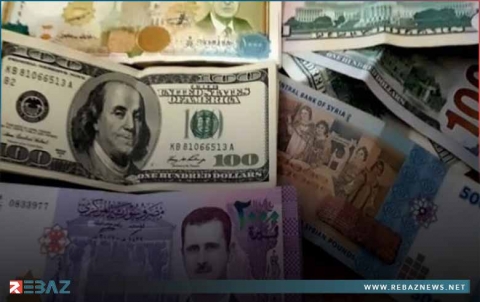 لأول مرة في تاريخهم.. سكان دمشق يتعاملون بالدولار الأمريكي على الملأ 