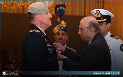 باكستان تكرم الجنرال مايكل كوريلا بأعلى وسام عسكري في البلاد 