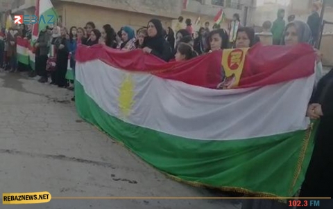 دیرك تحتفل بيوم العلم الكوردي