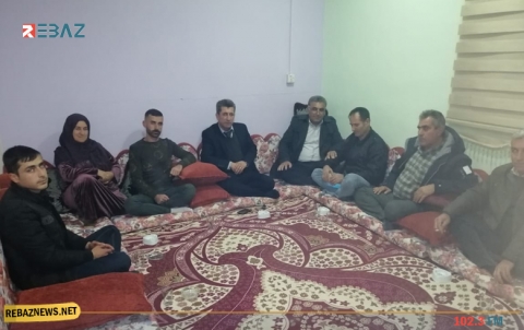 وفد من منظمة لشكرى روج لـPDK-S يزور عائلة الشهيد عبدالكريم محمود في دوميز وفد من منظمة لشكرى روج لـPDK-S يزور عائلة الشهيد عبدالكريم محمود في دوميز