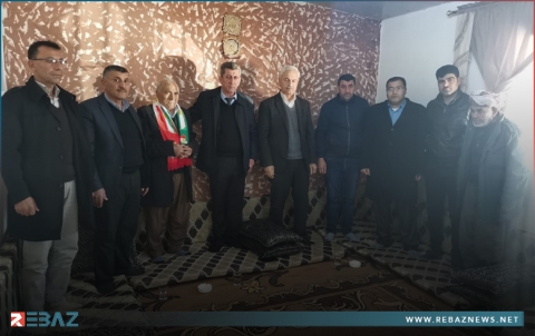 وفد من منظمة دهوك لـPDK-S يزور منزل الشهيد محمد أمين سلو وفد من منظمة دهوك لـPDK-S يزور منزل الشهيد محمد أمين سلو