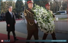 مسرور بارزاني يضع إكليلا من الزهور على النصب التذكاري لشهداء فاجعة 1 شباط 